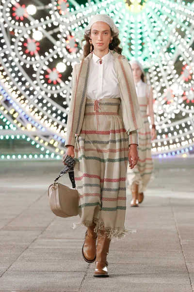 Look 23